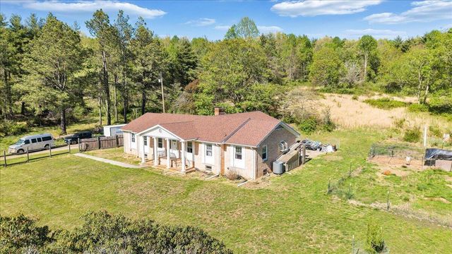 1547 Kings Store RD NE, Check, VA 24072
