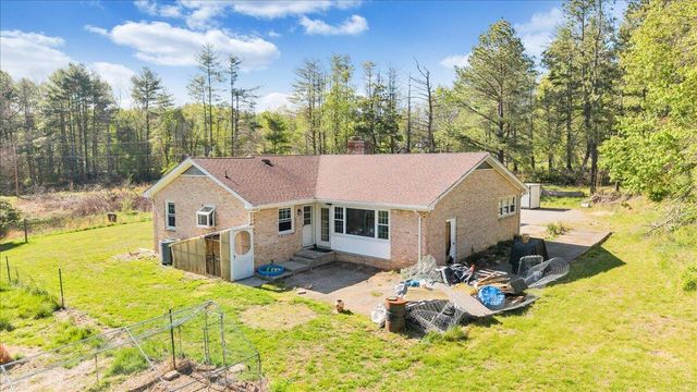 1547 Kings Store RD NE, Check, VA 24072