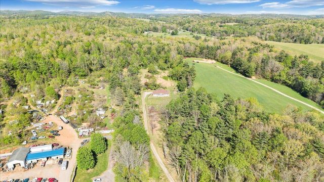 1547 Kings Store RD NE, Check, VA 24072