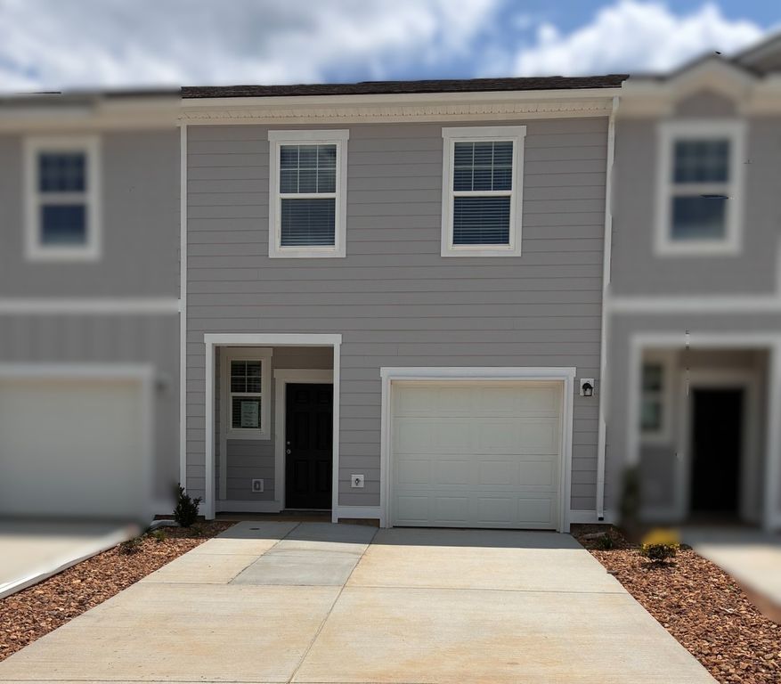 220 Darlington Dr, Dickson, TN 37055