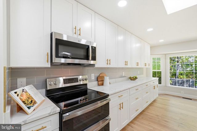6443 BATTLE ROCK DR, Clifton, VA 20124