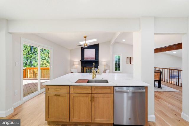 6443 BATTLE ROCK DR, Clifton, VA 20124