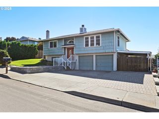 679 Brentwood Dr, The Dalles, OR 97058