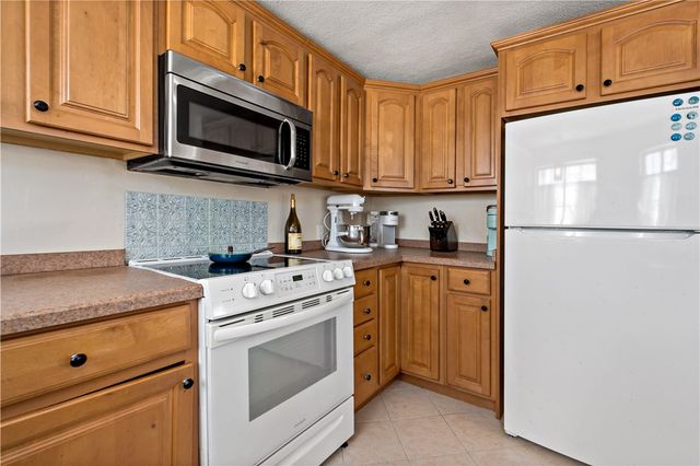 18 Pond Court C, North Providence, RI 02904