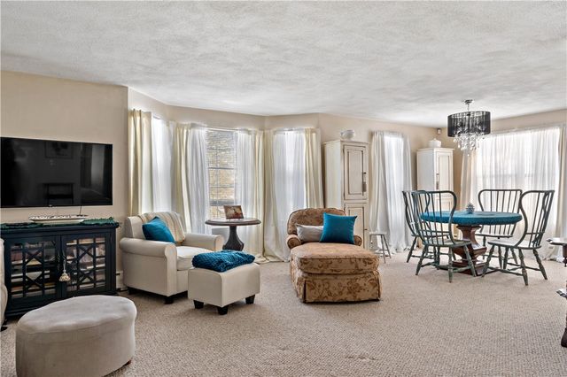 18 Pond Court C, North Providence, RI 02904