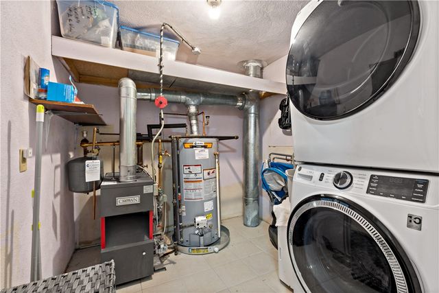 18 Pond Court C, North Providence, RI 02904