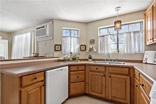 18 Pond Court C, North Providence, RI 02904