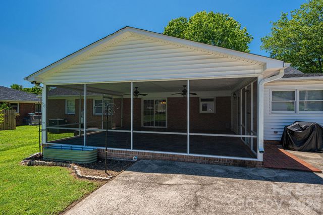 1920 Echo Lane, Gastonia, NC 28052
