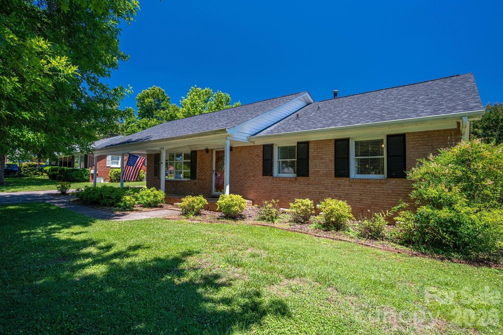 1920 Echo Lane, Gastonia, NC 28052