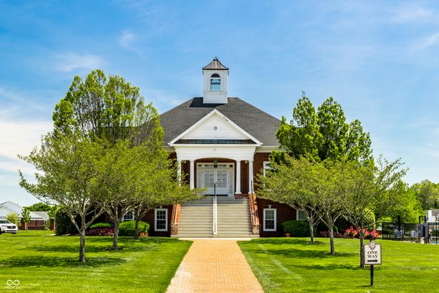 8071 Hopkins Lane, Indianapolis, IN 46250