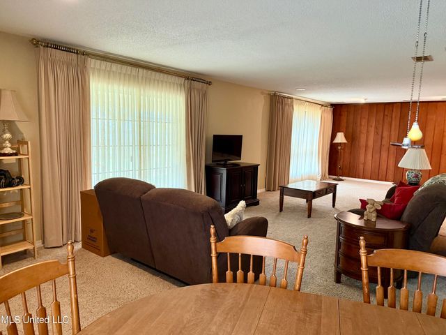 1306 Short Avenue, Pascagoula, MS 39567