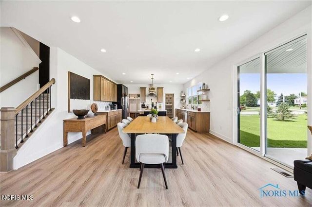 999 Stoneleigh Road, Perrysburg, OH 43551