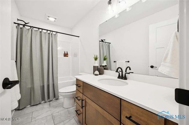 999 Stoneleigh Road, Perrysburg, OH 43551