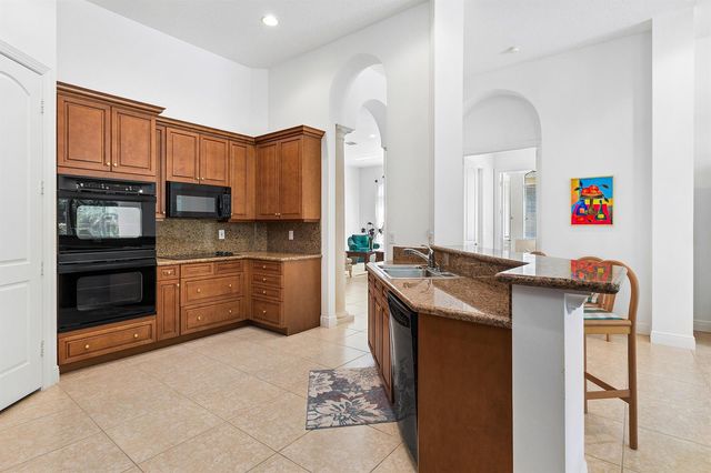 8102 Valhalla Drive, Delray Beach, FL 33446