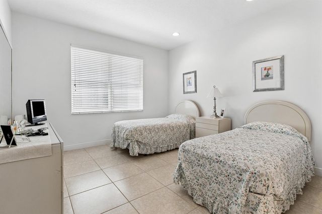 8102 Valhalla Drive, Delray Beach, FL 33446
