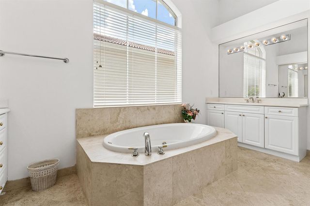 8102 Valhalla Drive, Delray Beach, FL 33446