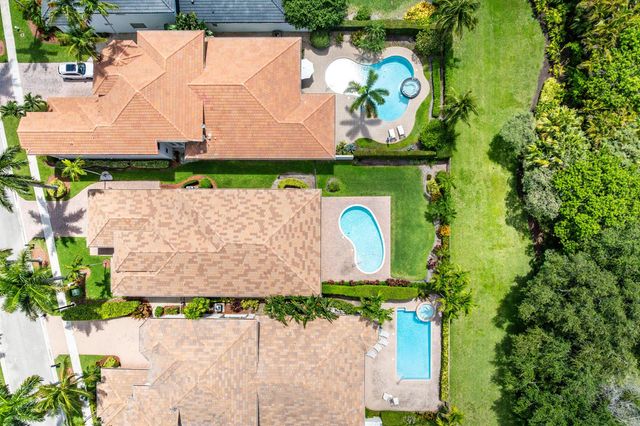 8102 Valhalla Drive, Delray Beach, FL 33446
