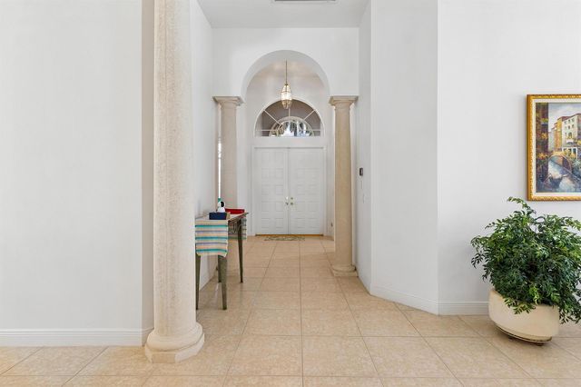 8102 Valhalla Drive, Delray Beach, FL 33446