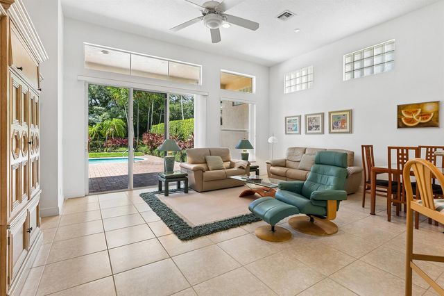 8102 Valhalla Drive, Delray Beach, FL 33446