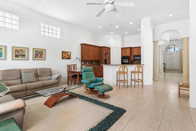 8102 Valhalla Drive, Delray Beach, FL 33446