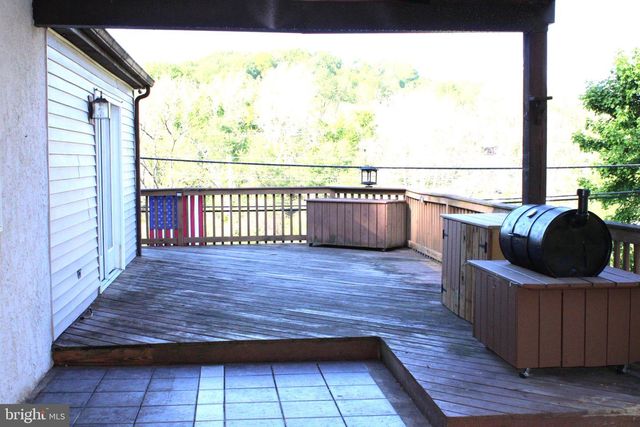 43 S GRIMS MILL RD, Boyertown, PA 19512