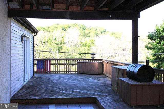 43 S GRIMS MILL RD, Boyertown, PA 19512