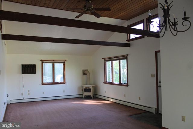 43 S GRIMS MILL RD, Boyertown, PA 19512