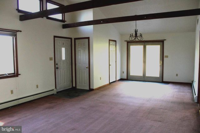43 S GRIMS MILL RD, Boyertown, PA 19512