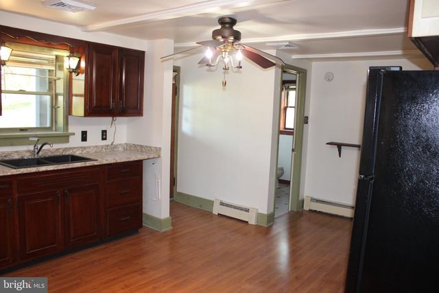 43 S GRIMS MILL RD, Boyertown, PA 19512