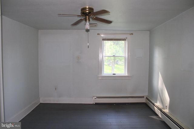 43 S GRIMS MILL RD, Boyertown, PA 19512