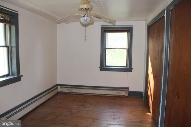 43 S GRIMS MILL RD, Boyertown, PA 19512