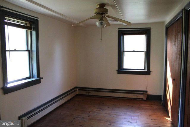 43 S GRIMS MILL RD, Boyertown, PA 19512