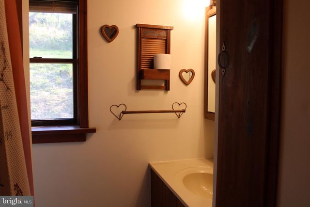 43 S GRIMS MILL RD, Boyertown, PA 19512