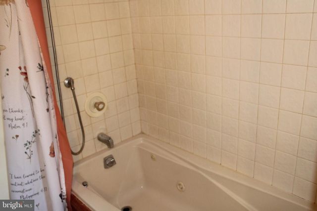 43 S GRIMS MILL RD, Boyertown, PA 19512