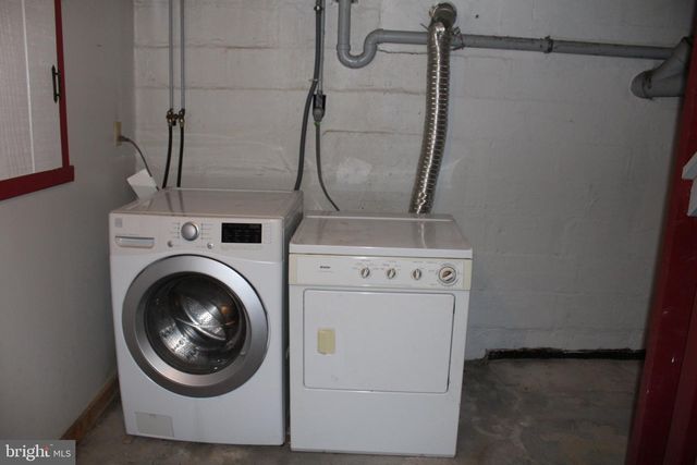 43 S GRIMS MILL RD, Boyertown, PA 19512