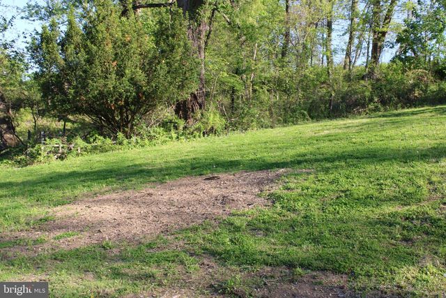 43 S GRIMS MILL RD, Boyertown, PA 19512