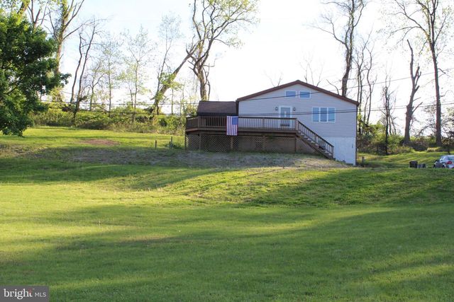 43 S GRIMS MILL RD, Boyertown, PA 19512