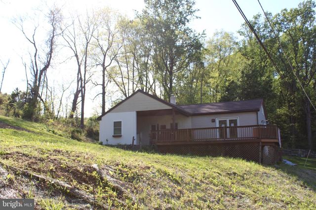 43 S GRIMS MILL RD, Boyertown, PA 19512