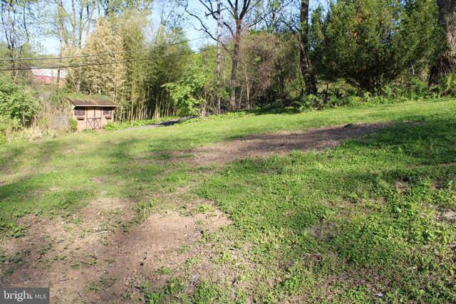 43 S GRIMS MILL RD, Boyertown, PA 19512