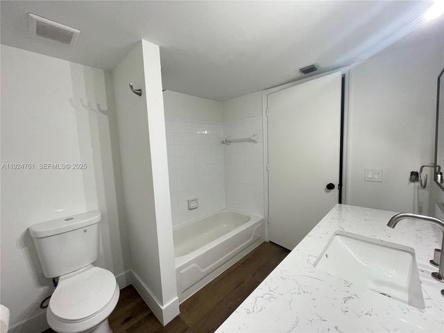 410 S Park Rd 207, Hollywood, FL 33021