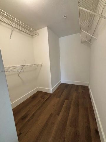 410 S Park Rd 207, Hollywood, FL 33021