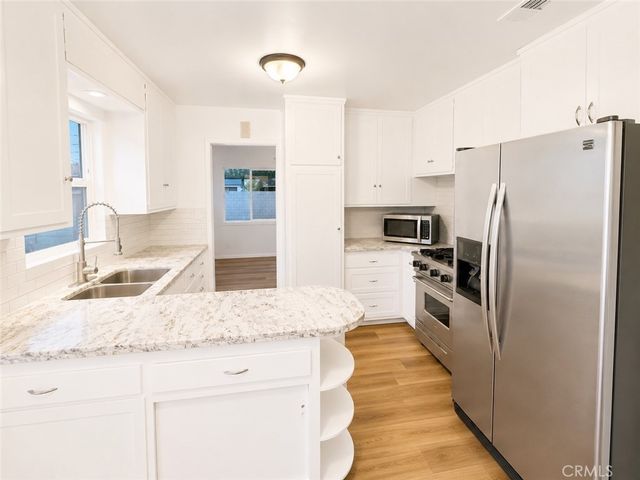 9170 Omelveny, Sun Valley, CA 91352