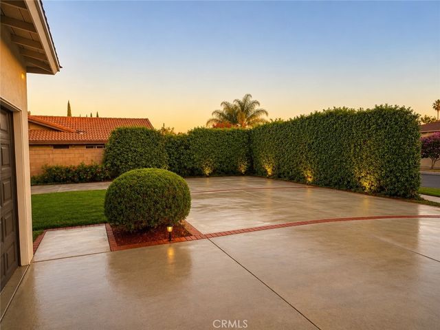 9170 Omelveny, Sun Valley, CA 91352