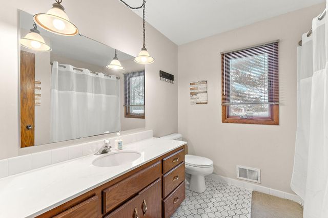 18136 Yorkshire Avenue, Prior Lake, MN 55372