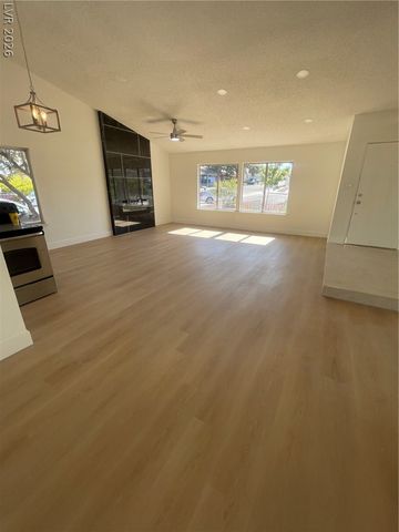 5180 Richmond Circle, Las Vegas, NV 89120
