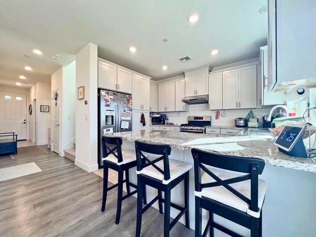 10408 Cello Way, Elk Grove, CA 95757