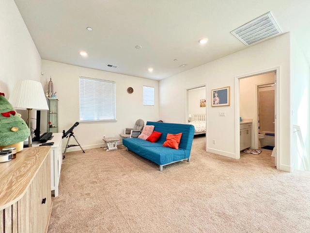 10408 Cello Way, Elk Grove, CA 95757