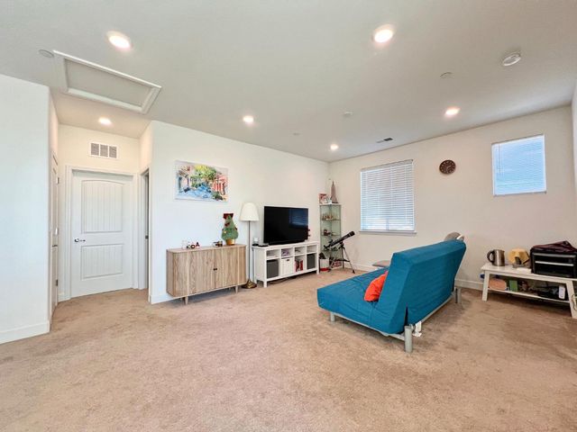 10408 Cello Way, Elk Grove, CA 95757