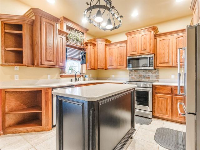 1927 Hackney Court, Blanchard, OK 73010