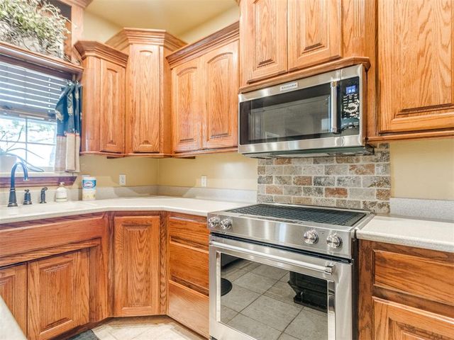 1927 Hackney Court, Blanchard, OK 73010